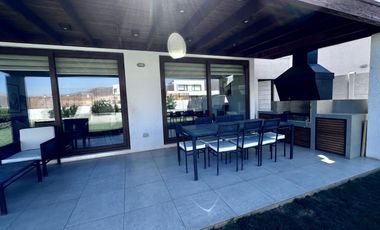 Sin Comision! Casa Brisas Norte De Chicureo/colegio Highland