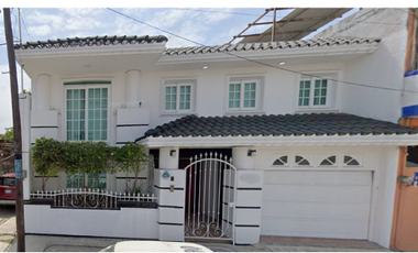 VENTA DE CASA EN  POZA RICA VERACRUZ , CALLE 8 NUM 400 , VERACRUZ .