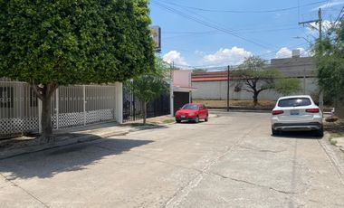 VALLE DEL MORAL OFRESCO CASA RTA O VENTA SOLO PARA USO OFFICINAS NO PRIVADA  RTA  $22MIL NEGOCIABLE EL PRECIO  VTA 5 MILL NEGOCIABES  3 RECAM.