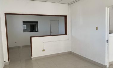BODEGA EN RENTA CON OFICINAS  MUCHO TERRENO Y EN  EXCELENTES CONDICIONES
