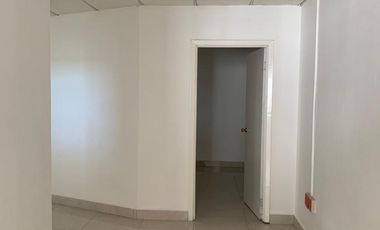 BODEGA EN RENTA CON OFICINAS  MUCHO TERRENO Y EN  EXCELENTES CONDICIONES