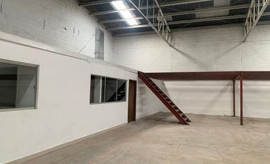 BODEGA EN RENTA CON OFICINAS  MUCHO TERRENO Y EN  EXCELENTES CONDICIONES