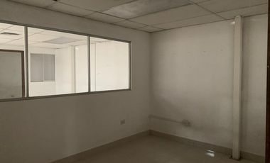 BODEGA EN RENTA CON OFICINAS  MUCHO TERRENO Y EN  EXCELENTES CONDICIONES