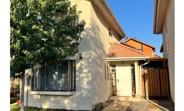 VENDE En Condominio Altue 3d,2b,1e En 136/67m2