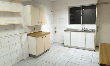 UF. 43 LAS CONDES/CH. HAMILTON AMPLIO CHALET OFICINA 4 ESTAC.