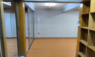 UF. 43 LAS CONDES/CH. HAMILTON AMPLIO CHALET OFICINA 4 ESTAC.