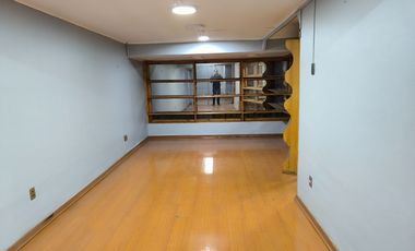 UF. 43 LAS CONDES/CH. HAMILTON AMPLIO CHALET OFICINA 4 ESTAC.