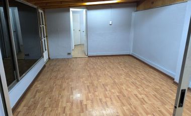 UF. 43 LAS CONDES/CH. HAMILTON AMPLIO CHALET OFICINA 4 ESTAC.