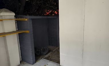 UF. 43 LAS CONDES/CH. HAMILTON AMPLIO CHALET OFICINA 4 ESTAC.