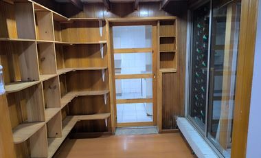 UF. 43 LAS CONDES/CH. HAMILTON AMPLIO CHALET OFICINA 4 ESTAC.
