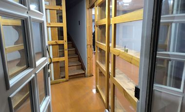 UF. 43 LAS CONDES/CH. HAMILTON AMPLIO CHALET OFICINA 4 ESTAC.