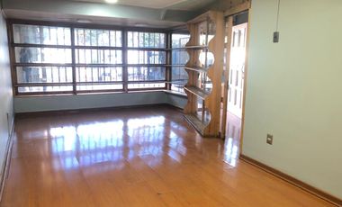 UF. 43 LAS CONDES/CH. HAMILTON AMPLIO CHALET OFICINA 4 ESTAC.