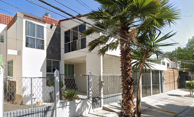 CASA EN RECUPERACIÓN HIPOTECARIA - NEVADO DE TOLUCA, PIRULES, TLALNEPANTLA, EDO MÉX.