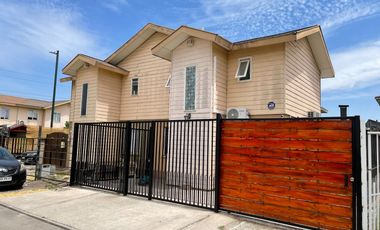 Vende Casa 3 Dormitorios En Original, 2 Baños, 2 Estacionami en Venta