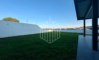 Lujosa residencia en venta en fincas de Sayavedra con espectacular jardín totalmente plano y área social