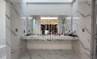 Lujosa residencia en venta en fincas de Sayavedra con espectacular jardín totalmente plano y área social