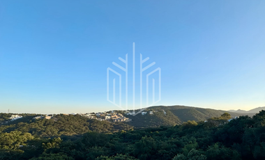 Lujosa residencia en venta en fincas de Sayavedra con espectacular jardín totalmente plano y área social