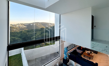 Lujosa residencia en venta en fincas de Sayavedra con espectacular jardín totalmente plano y área social