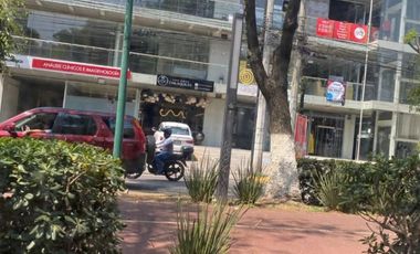 se renta local en Av. Jinetes, Arboledas cerca de Periférico