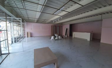 se renta local en Av. Jinetes, Arboledas cerca de Periférico