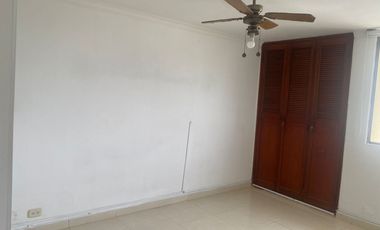 Apartamento de 2 alcobas más alcoba de servicio