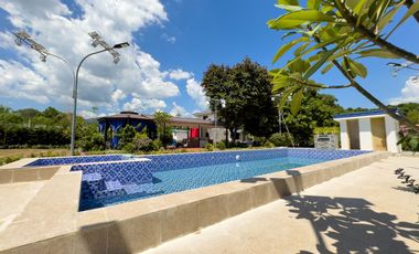 For Sale: 8-Bedroom Beach House in The Strand