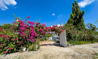 For Sale: 8-Bedroom Beach House in The Strand