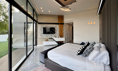 RESIDENCIA CON IMPRESIONANTE DISEÑO Y ACABADOS EN VENTAEN LA ESTADÍA.