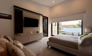 RESIDENCIA CON IMPRESIONANTE DISEÑO Y ACABADOS EN VENTAEN LA ESTADÍA.