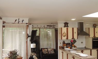 ESTUPENDA CASA EN EL CENTRO DE OLMUE, CALLE O´HIGGINS 5 DORMITORIOS, 4 BAÑOS