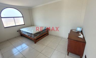 Se Vende Casa De Playa Mas Terreno En Huanchaquito - At 291.05 M2 - Ac 225 M2- 160000 Dolares