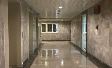 4BR Unit For Sale - Washington Tower