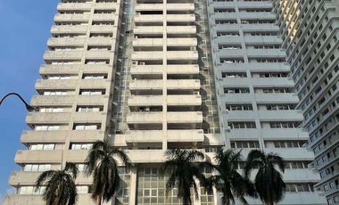 4BR Unit For Sale - Washington Tower