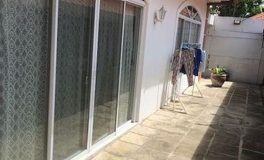 Villa 15 mins from beach