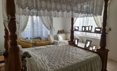 House and lot 15 mins from beach.