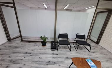 MARAVILLOSA OFICINA 47M2 A PASOS METRO MANQUEHUE