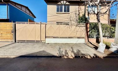 CALLE LARGA - VENDE CASA 3D 1B 2 PISOS - JARDINES DE CALLE LARGA