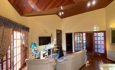 VENTA CASA VILLA CARLOS PAZ , BARRIO SANTA RITA.