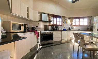 VENTA CASA VILLA CARLOS PAZ , BARRIO SANTA RITA.