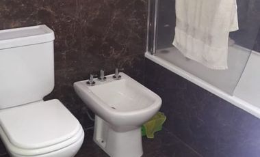 VENTA CASA 5 AMBIENTES VILLA LUZURIAGA CON PISCINA FONDO