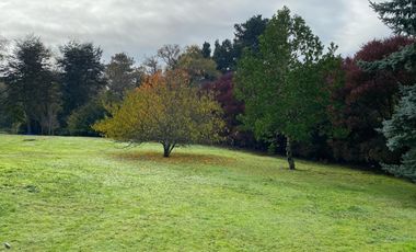 Parcela 5.000 m2 en hermoso entorno verde, frondoso.  Calles pavimentadas a un paso de la ciudad de Temuco.