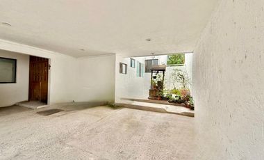 CASA EN VENTA EN LOMAS 4ta SECCION EXCELENTE UBICACION