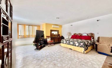 CASA EN VENTA EN LOMAS 4ta SECCION EXCELENTE UBICACION