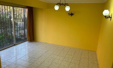 VENDE AMPLIA CASA FRENTE CAMPUS UNIVERSIDAD AUTONOMA