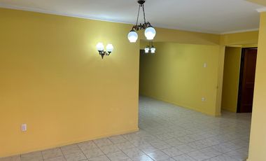 VENDE AMPLIA CASA FRENTE CAMPUS UNIVERSIDAD AUTONOMA