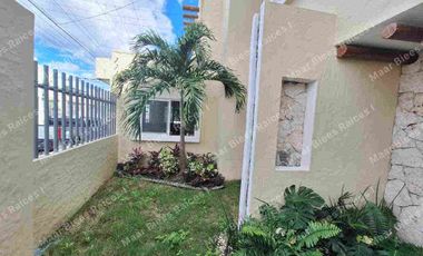 Renta de Casa para Oficinas en Esquina Sm 50 en Cancun Doble Acceso de 3 Recámaras y 3 Baños