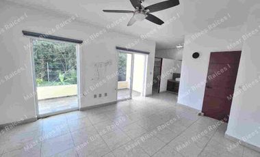 Renta de Casa para Oficinas en Esquina Sm 50 en Cancun Doble Acceso de 3 Recámaras y 3 Baños