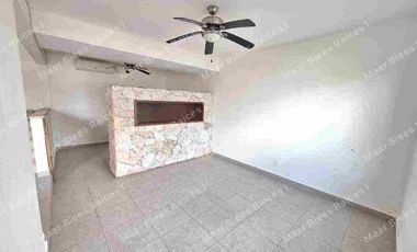 Renta de Casa para Oficinas en Esquina Sm 50 en Cancun Doble Acceso de 3 Recámaras y 3 Baños