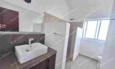 Renta de Casa para Oficinas en Esquina Sm 50 en Cancun Doble Acceso de 3 Recámaras y 3 Baños
