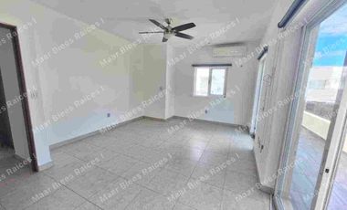 Renta de Casa para Oficinas en Esquina Sm 50 en Cancun Doble Acceso de 3 Recámaras y 3 Baños